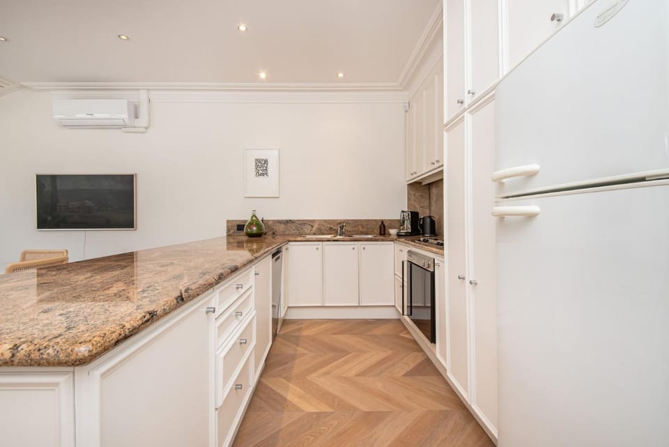 TV and multimedia, Kitchen or kitchenette, air conditioner