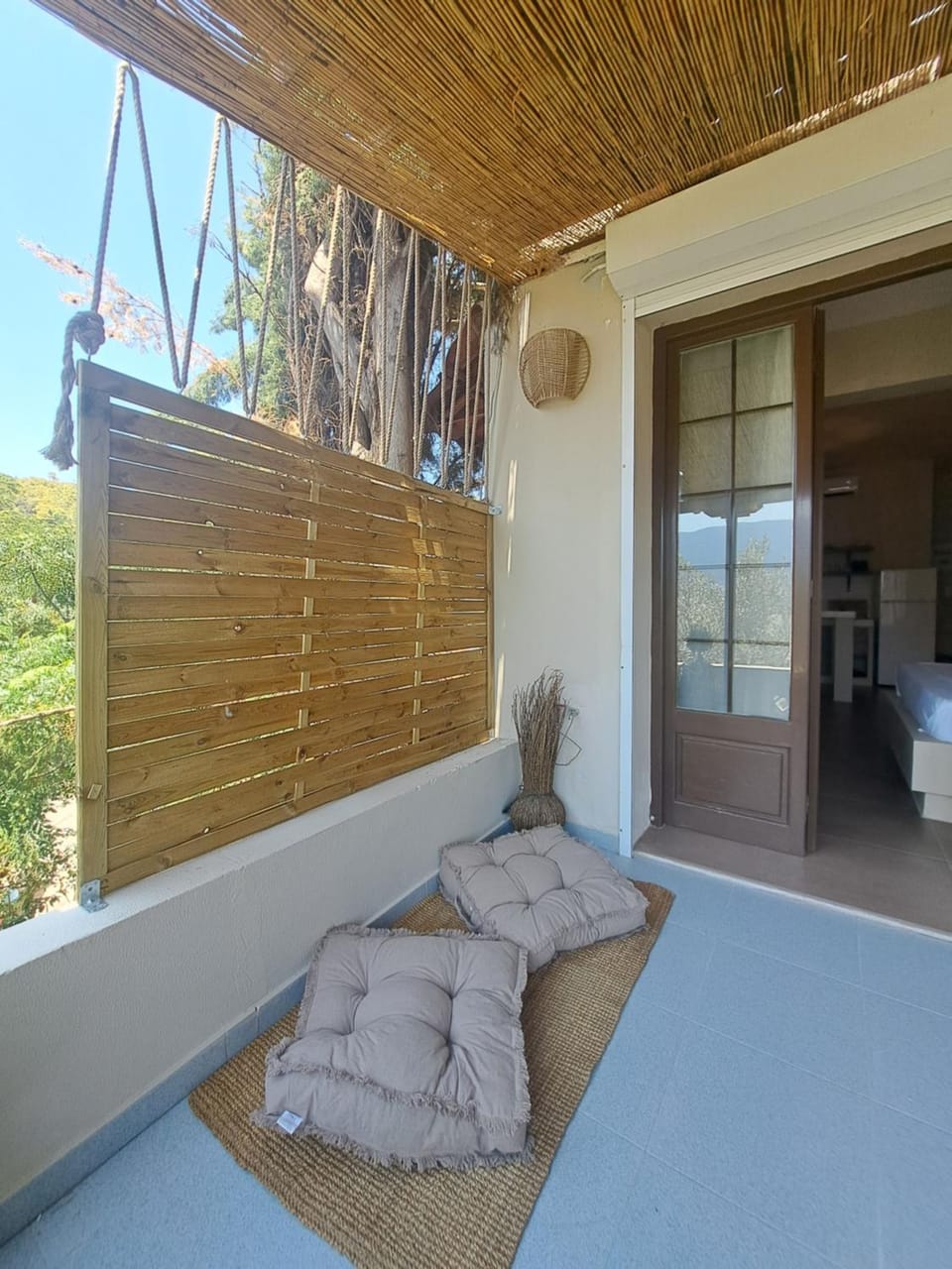 Stay with Maira at Moonlight Apartment in Poros