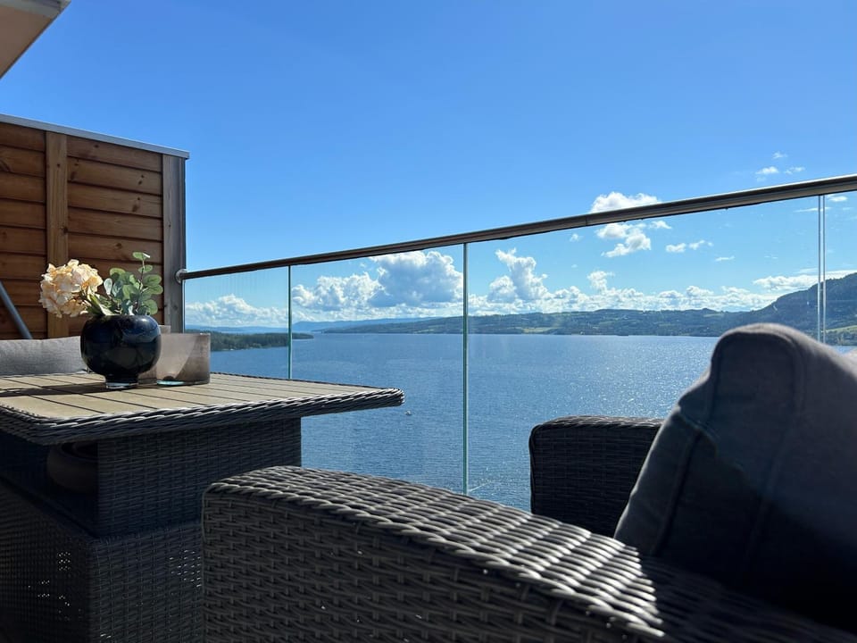 View (from property/room), View (from property/room), Balcony/Terrace, Balcony/Terrace, Lake view, Lake view, Mountain view, Mountain view, River view, River view