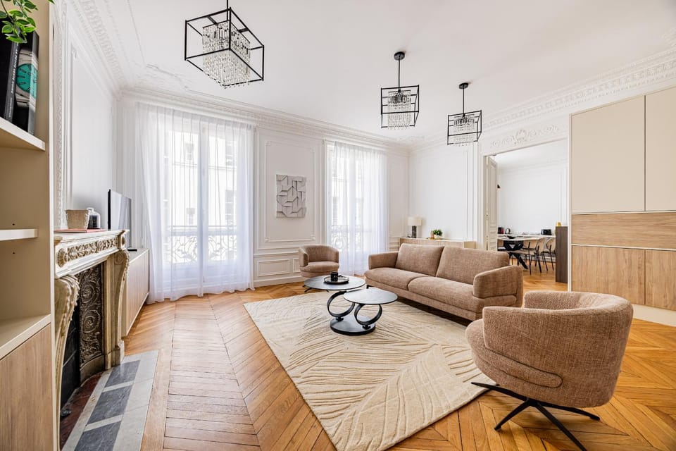 Amazing Apartment # Champs Elysées # Paris 8 # AC Apartment in Paris