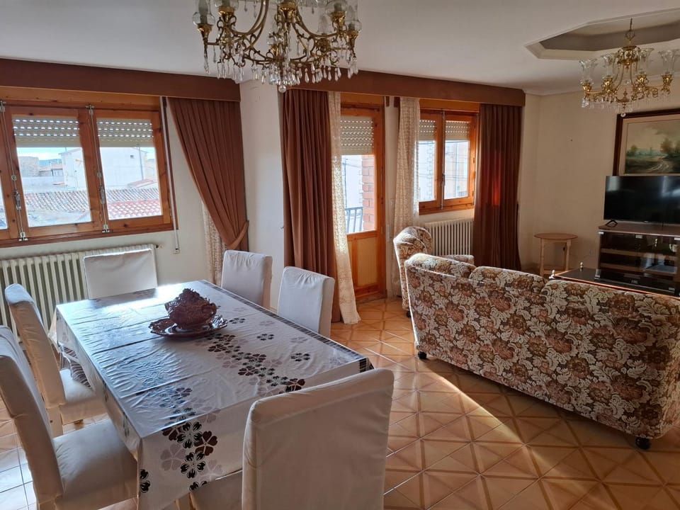 Apartamentos La Rosa - Bello - 4 habitaciones Apartment in Aragon