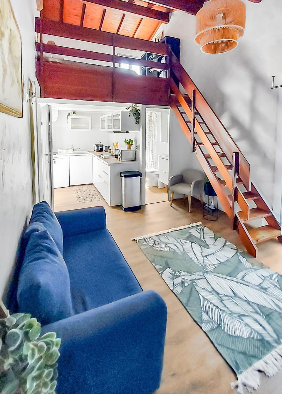 Kitchen or kitchenette, Living room, Seating area