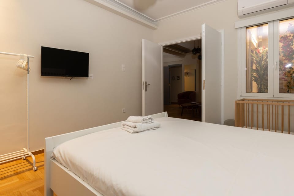 Syntagma sq, luxury & spacious apartment Apartment in Athens