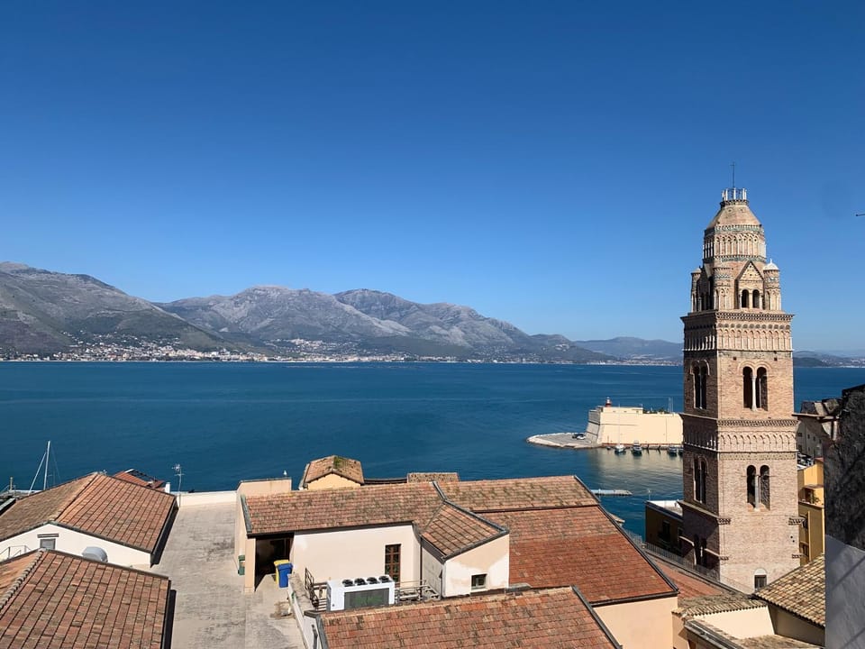 View (from property/room), Balcony/Terrace, Landmark view, Sea view, Parking
