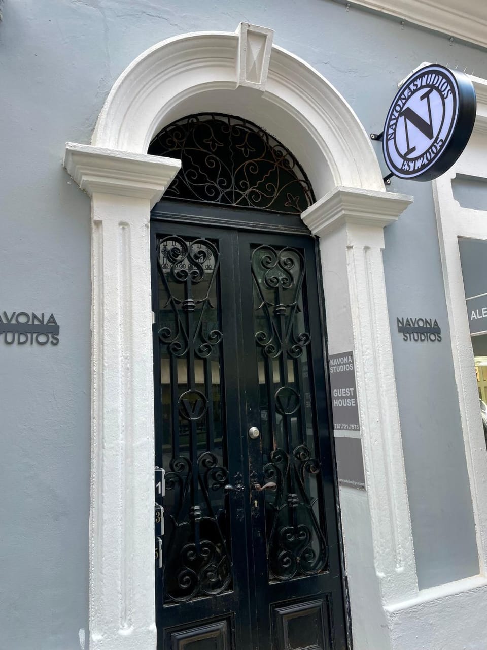 Facade/entrance