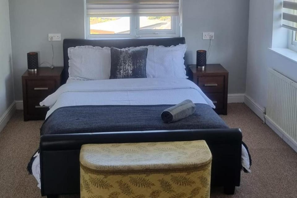 Doncaster Dream House Retreat- Sleeps 9 House in Doncaster