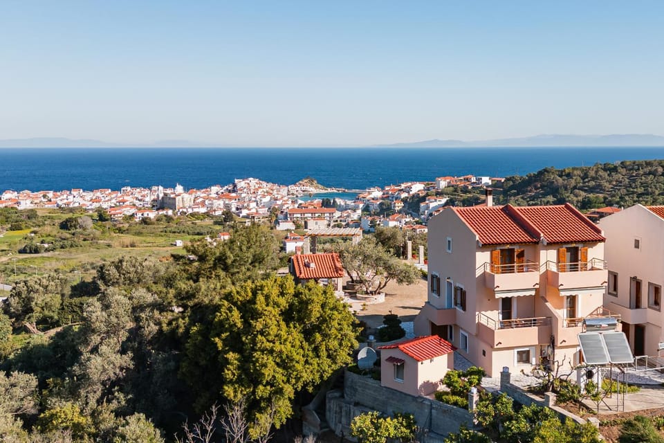 Property building, Nearby landmark, Day, Natural landscape, Bird's eye view, City view, Sea view