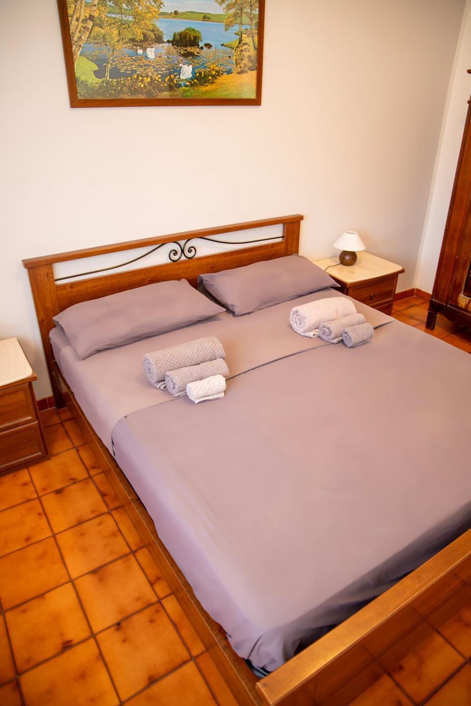 Bedroom, towels