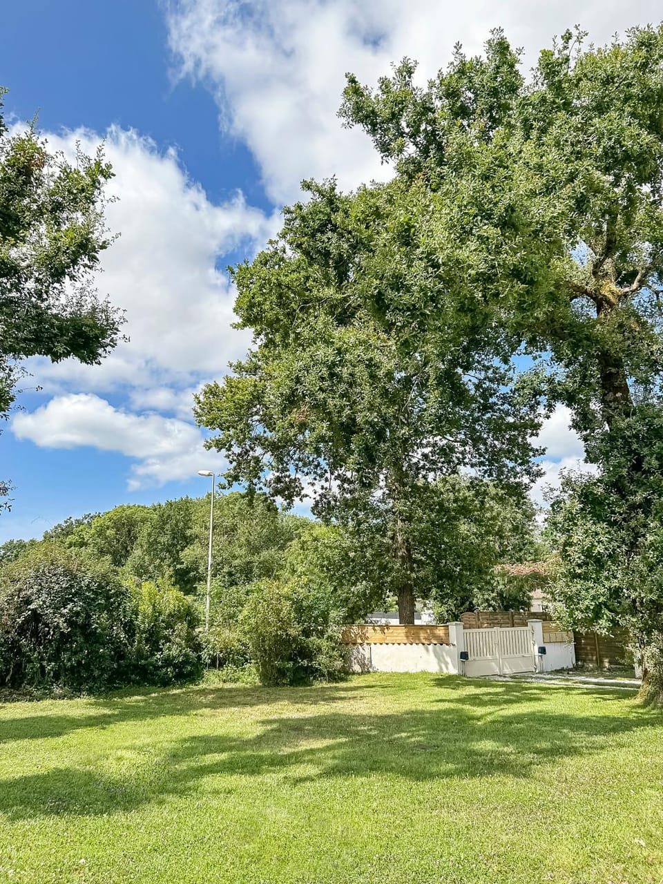 Calme Jardin & Parking prox Royan Appart 2 Apartment in Royan