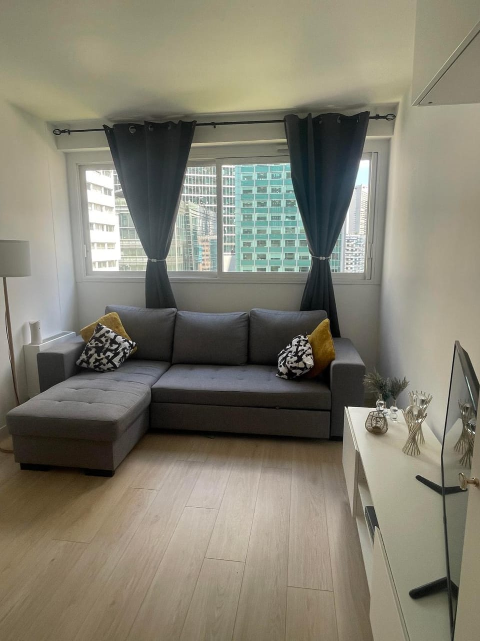 TV and multimedia, Living room, Seating area