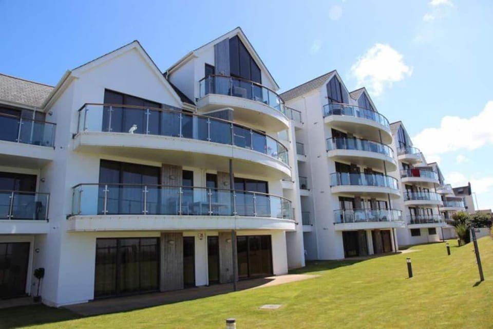 Property building, Garden view