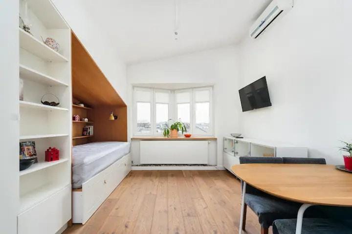 Kitchen or kitchenette, Bedroom