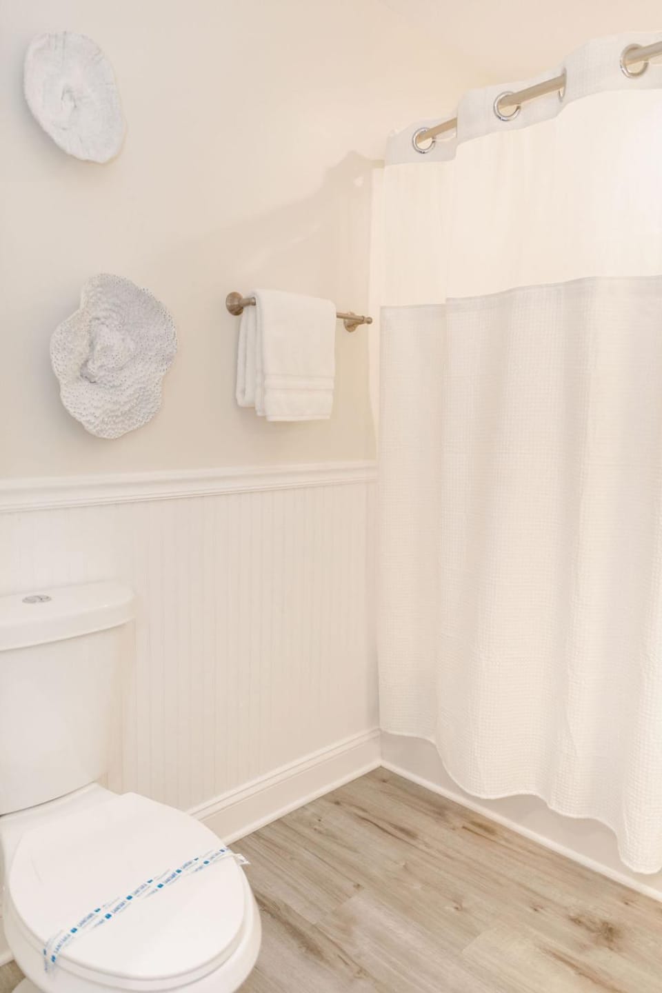 2006 Queen Suite, 2nd Floor Cove Apartment in Surf City