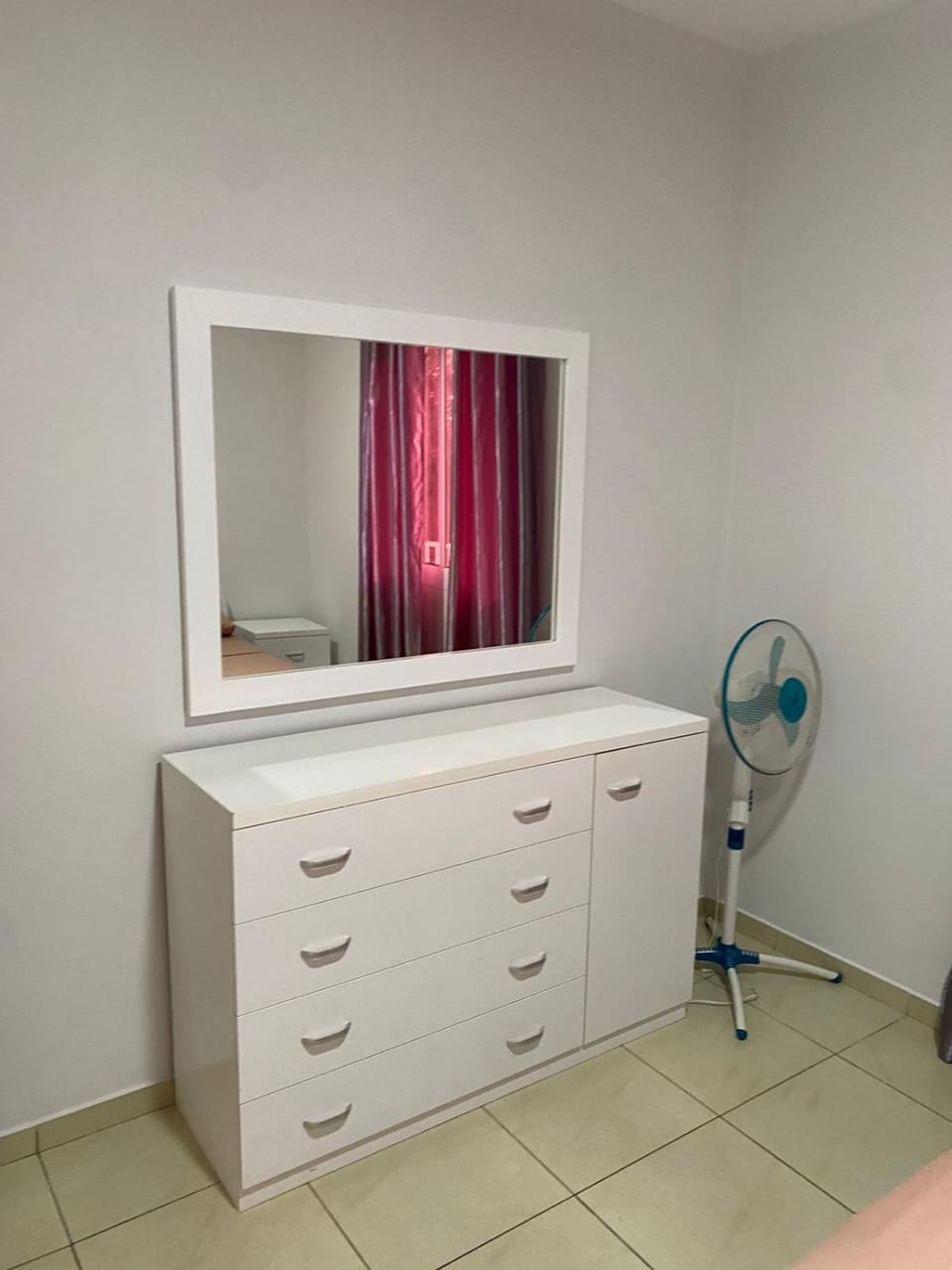 Bedroom, furniture
