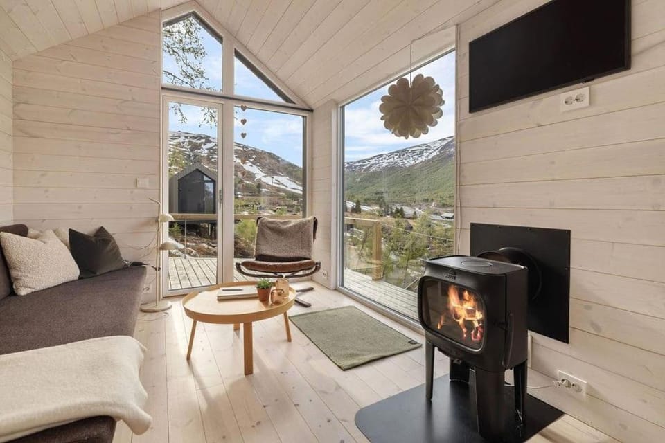 Tiny Mountain Cabin I Cabin in Vestland