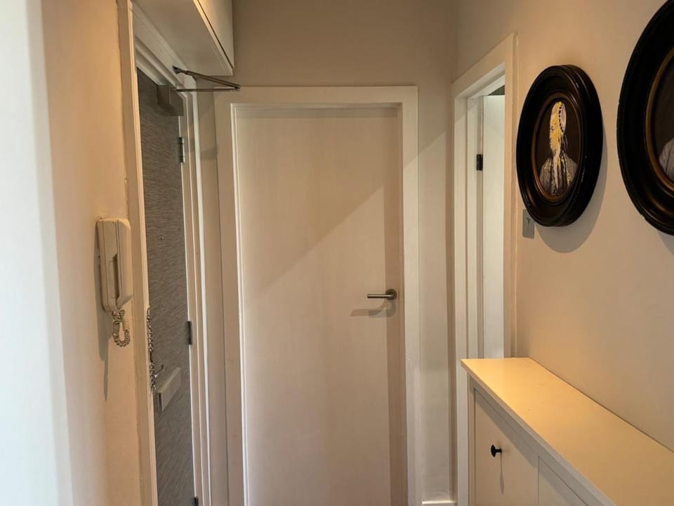 Central stylish 1 bed Hyde Park Apartment in City of Westminster