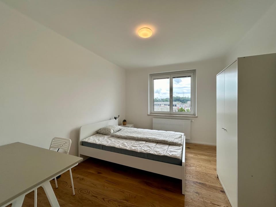 Bed, Photo of the whole room, Bedroom, towels