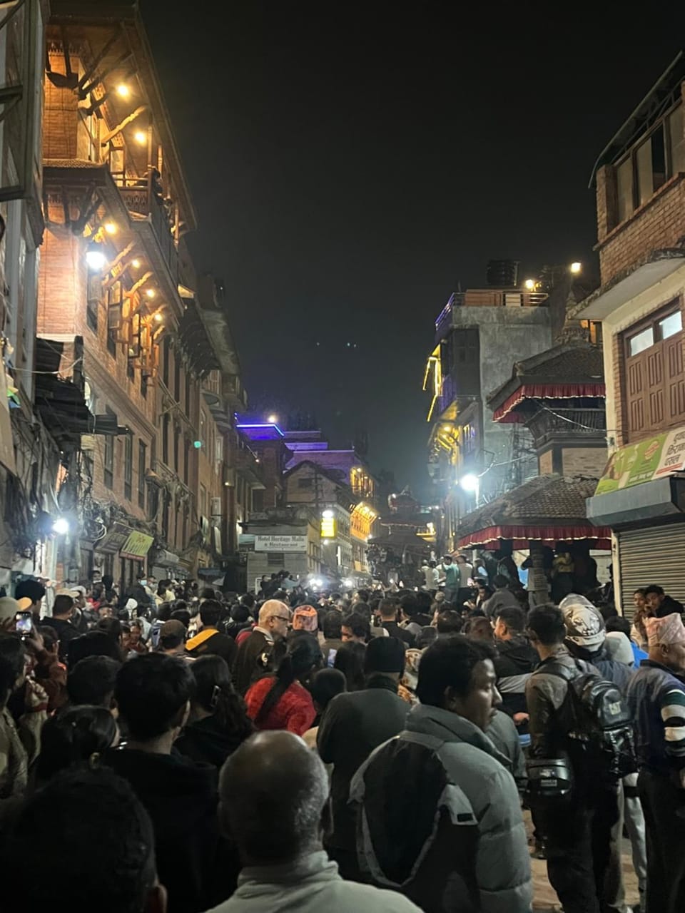Night, People, Evening entertainment, City view, Location