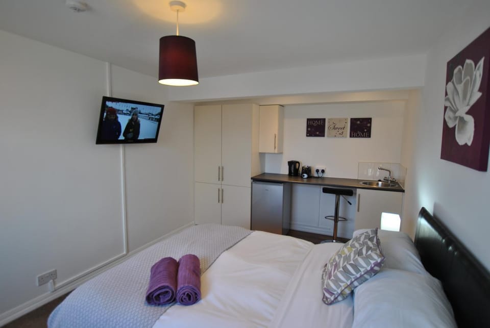 TV and multimedia, Coffee/tea facilities, Kitchen or kitchenette, Bedroom, towels