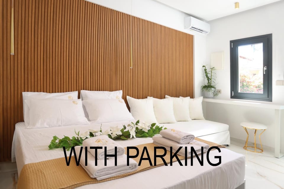 Bed, Photo of the whole room, Seating area, Bedroom