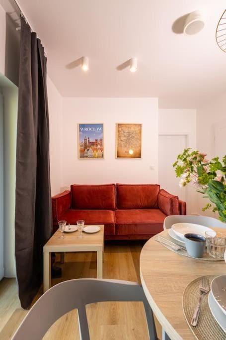 Apartamenty B URBAN od WroclawApartament-pl Apartment in Wroclaw