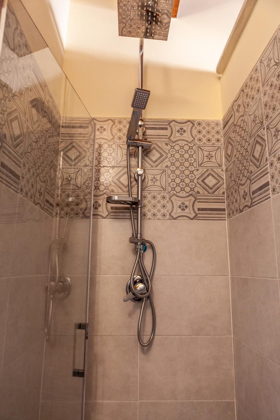 Shower, Hot Tub