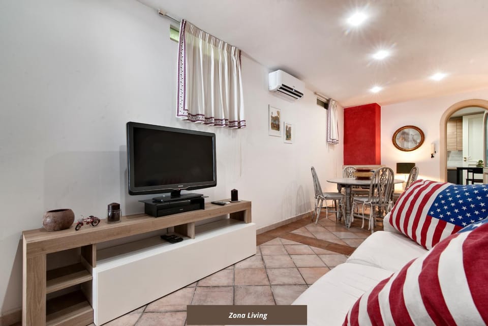 TV and multimedia, Living room, Seating area, air conditioner