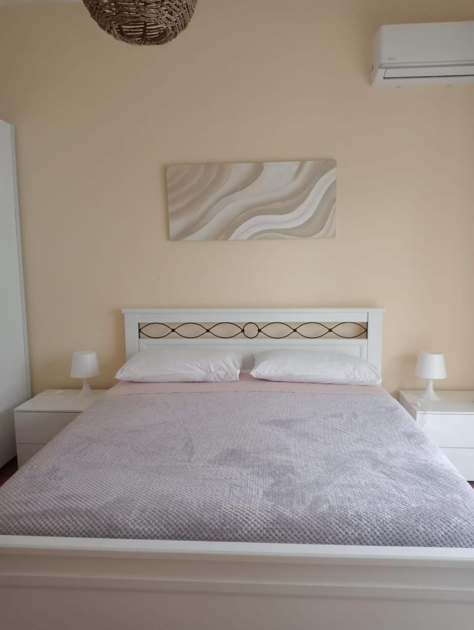Bed, Bedroom, air conditioner