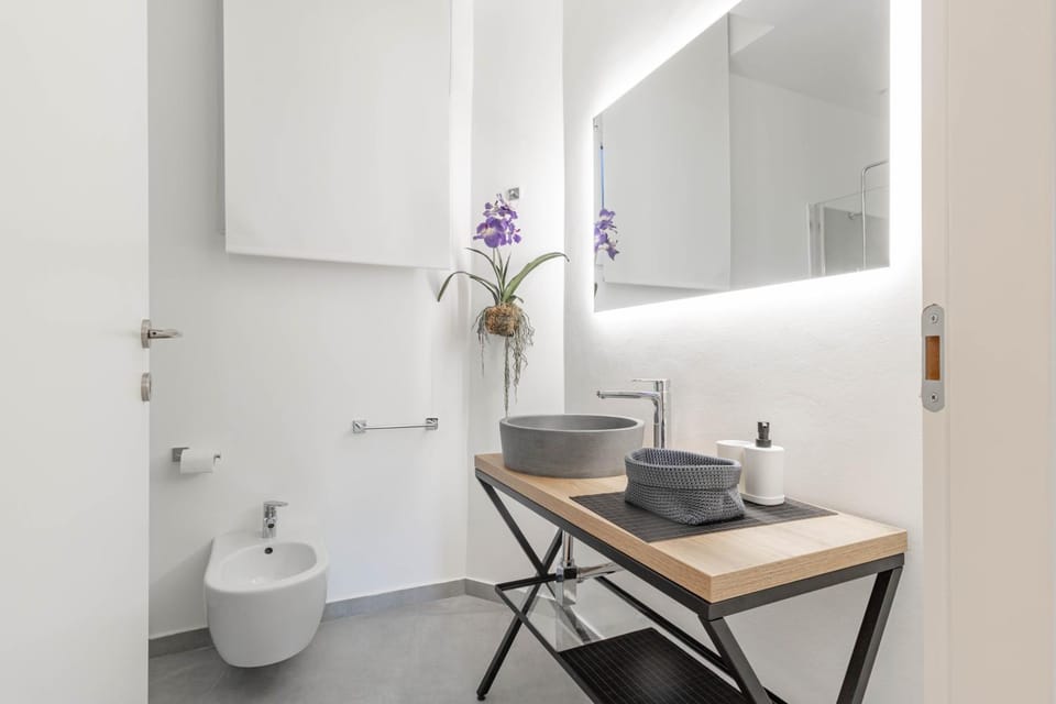 Toilet, Bathroom