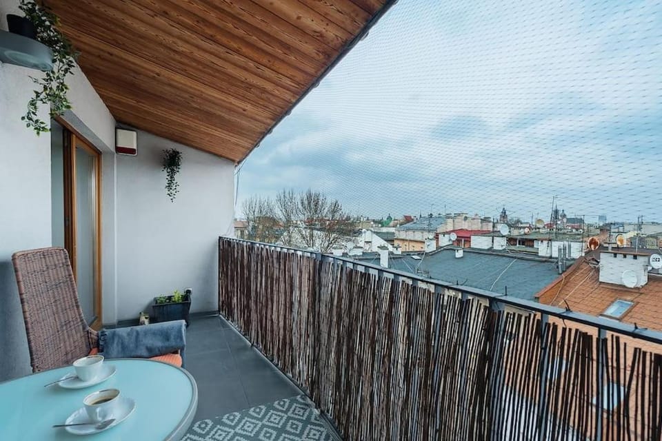 Seating area, City view