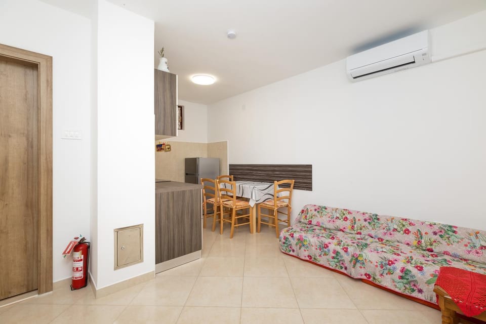 Apartment Lina 2 Apartment in Mali Losinj