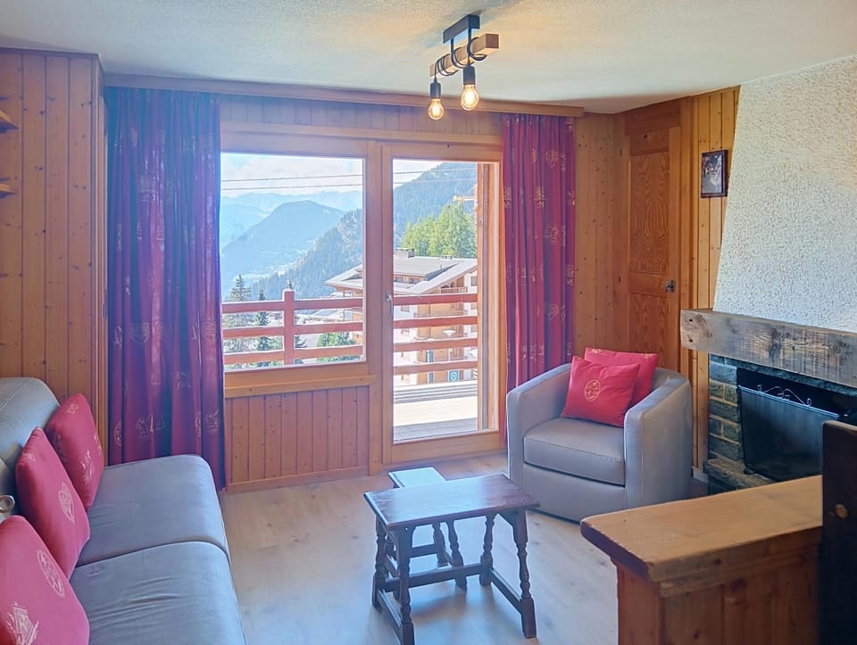 Natural landscape, View (from property/room), Balcony/Terrace, Seating area