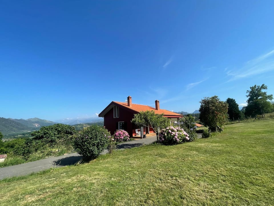 Property building, BBQ facilities, Garden