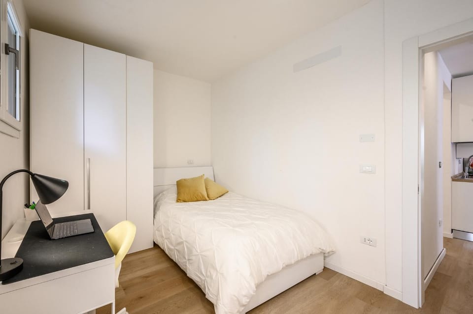 Bed, Photo of the whole room, Bedroom, wardrobe