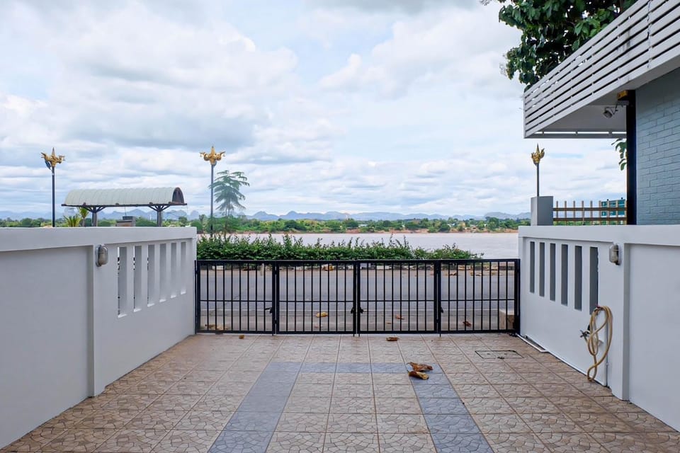 บ้านเลียบโขง นครพนม b2 House in Laos