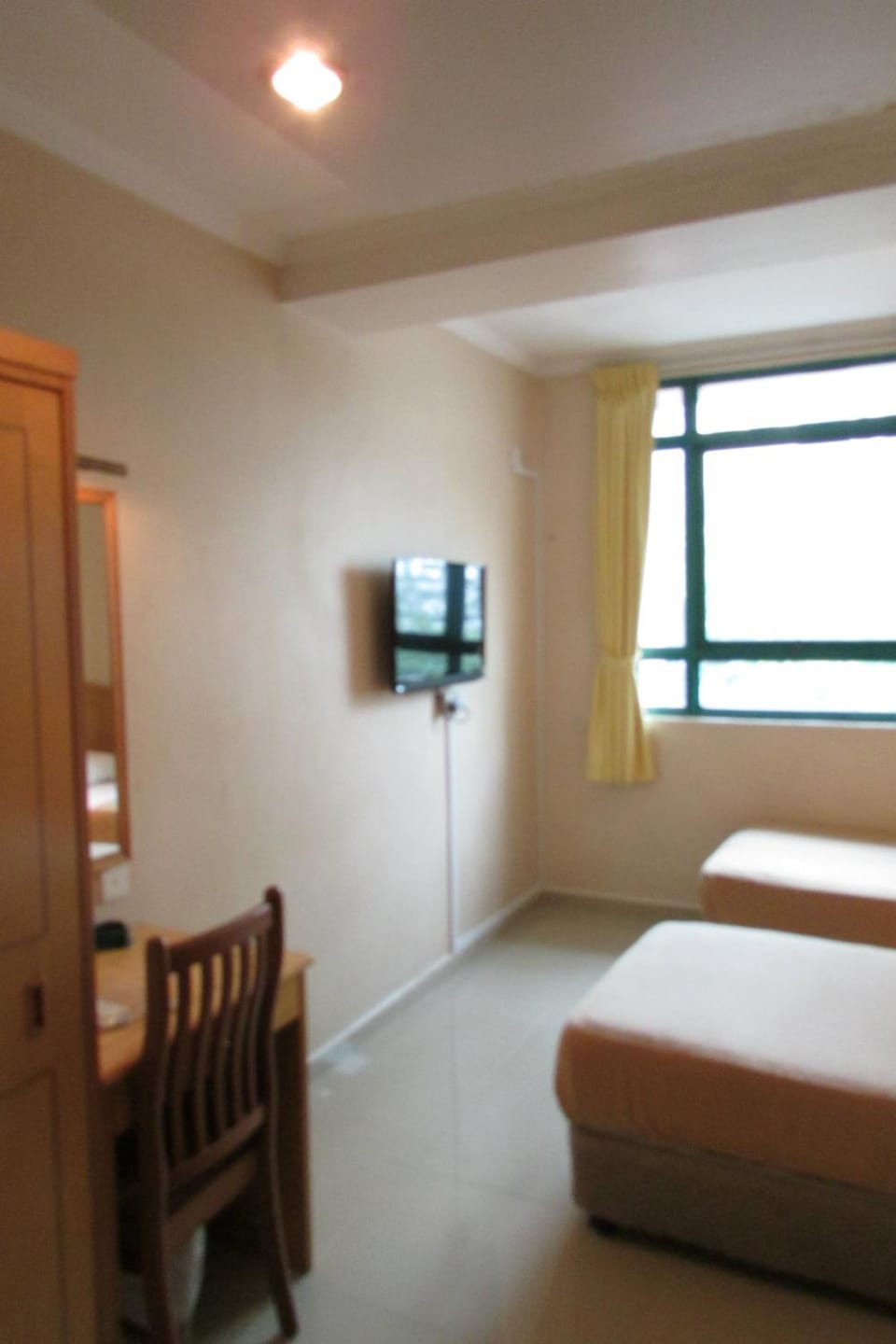 Bed, TV and multimedia, Bedroom
