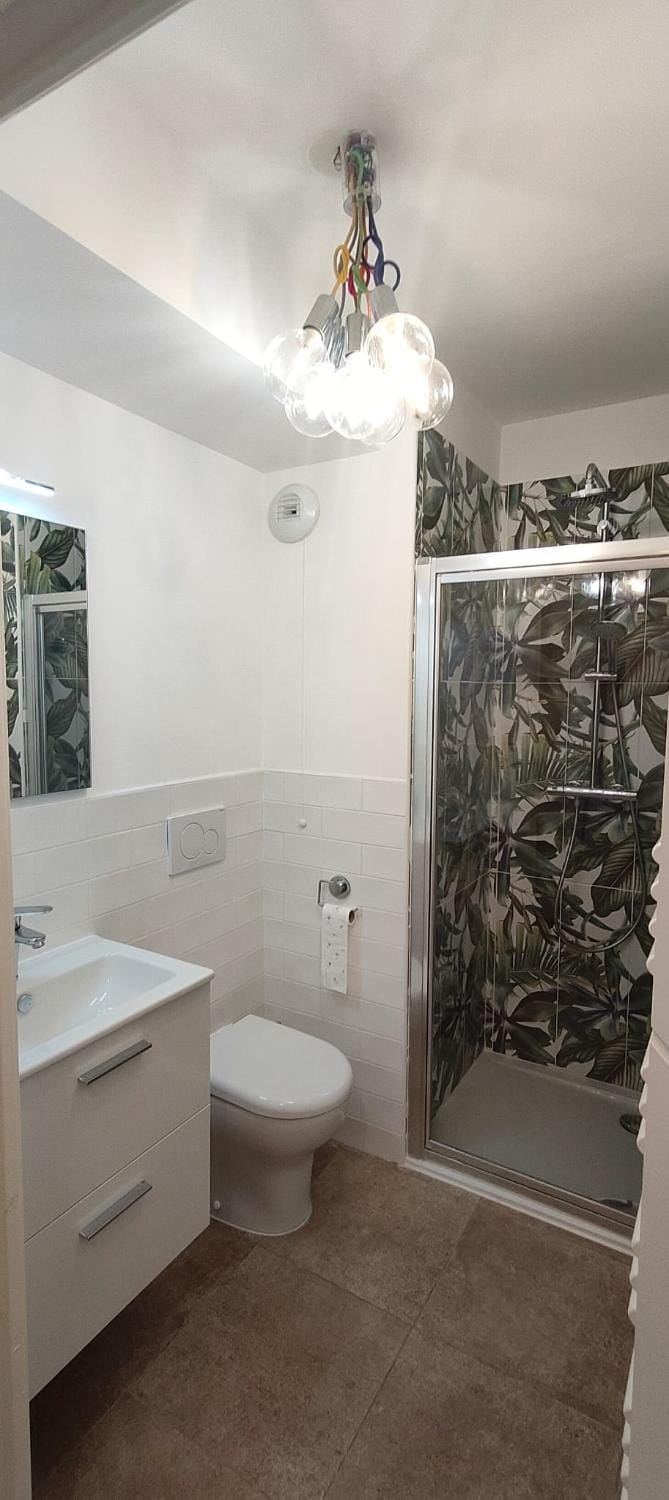 Shower, Toilet, Bathroom