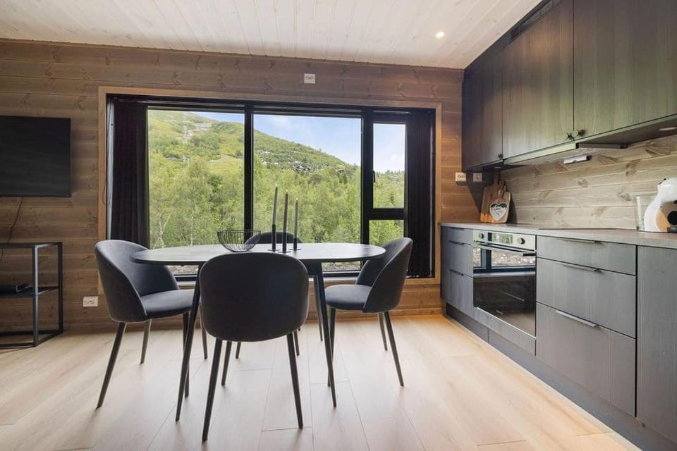 Mountain View Apartment - 102 House in Vestland