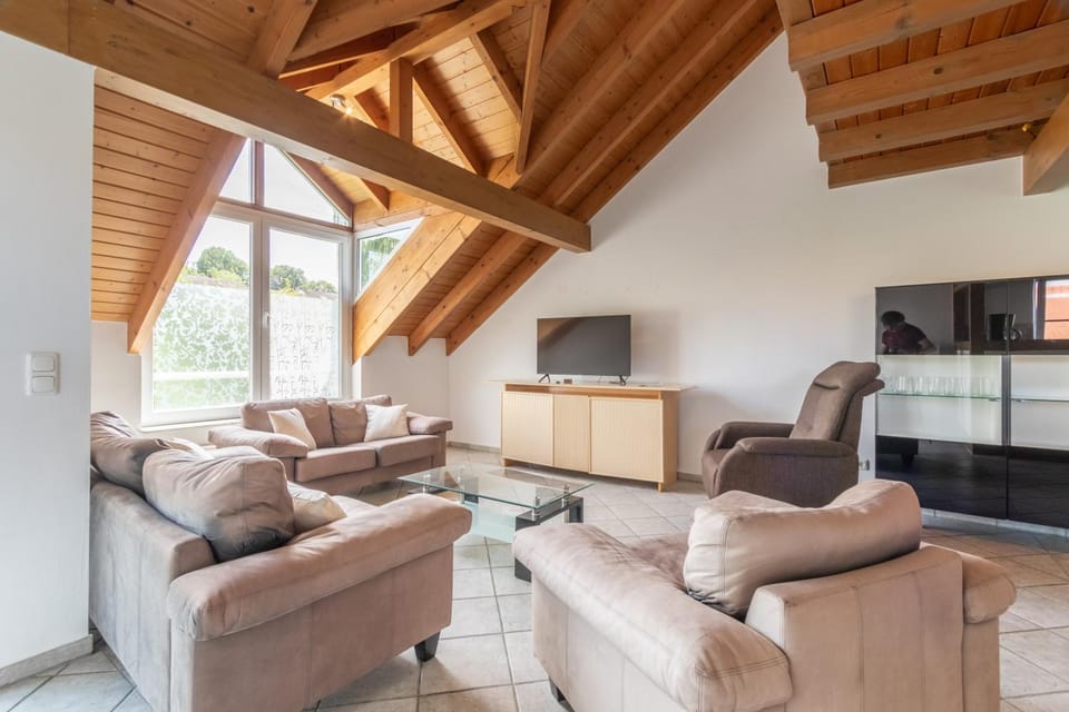 Raum Mainz Maisonette Wohnung mit 3 Schlafzimmern Apartment in Mainz-Bingen