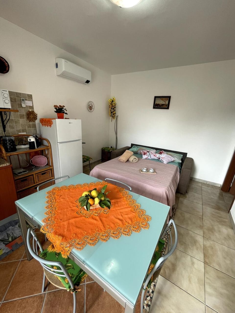 Photo of the whole room