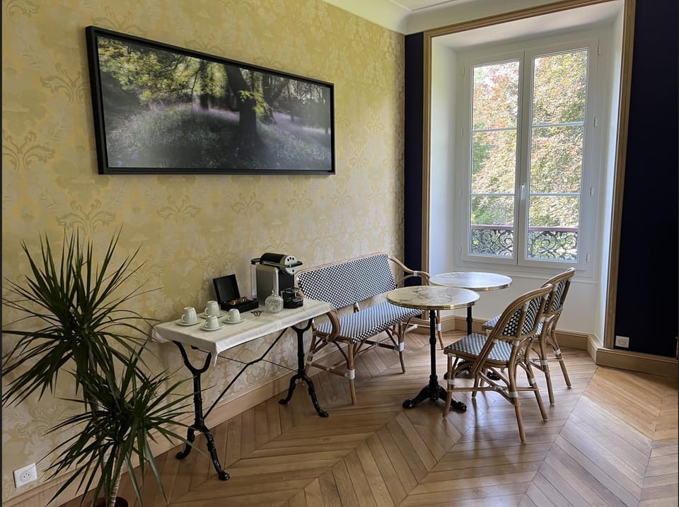 Coffee/tea facilities, Breakfast