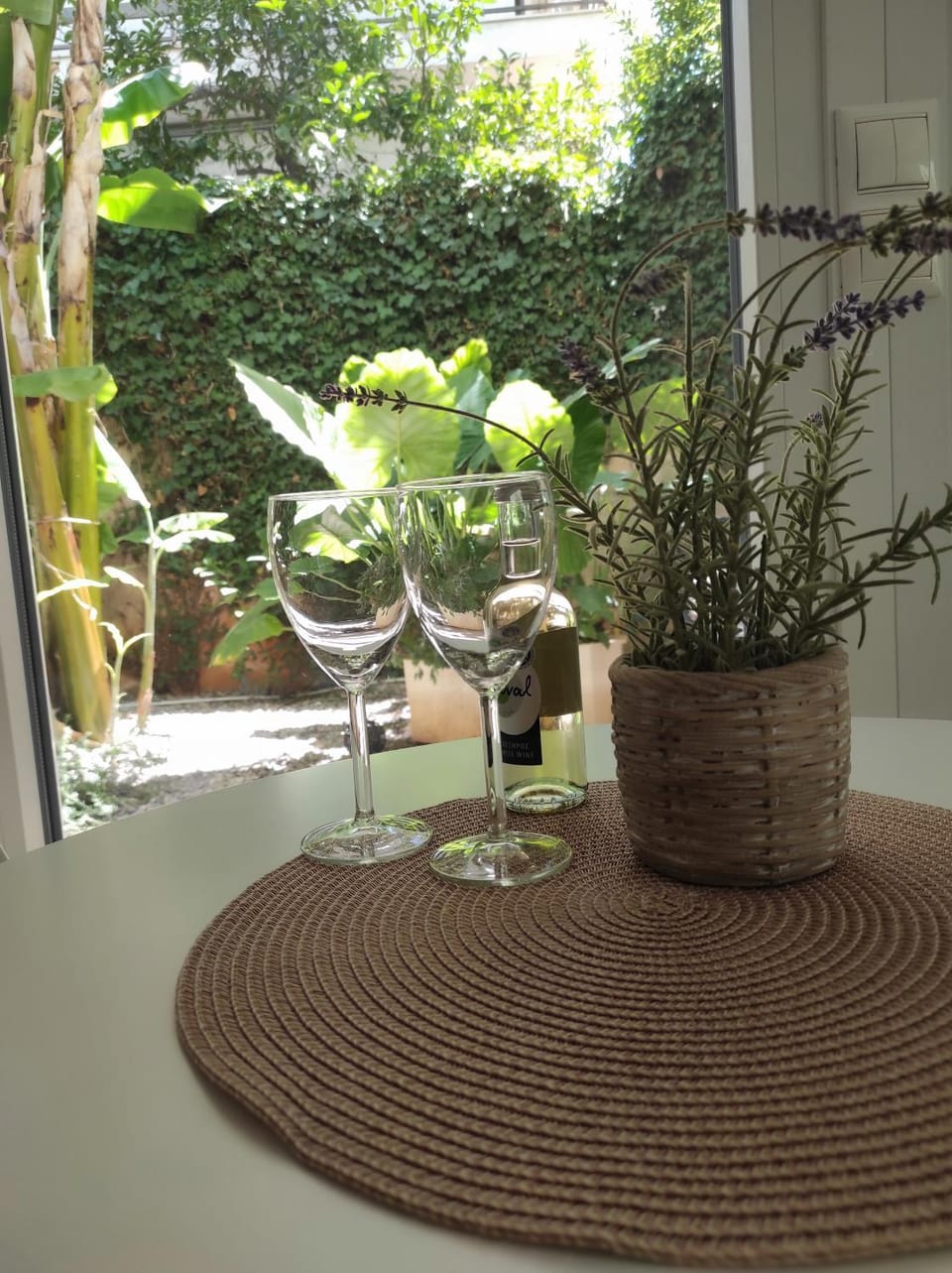 Viktoria's garden home Apartment in Alimos