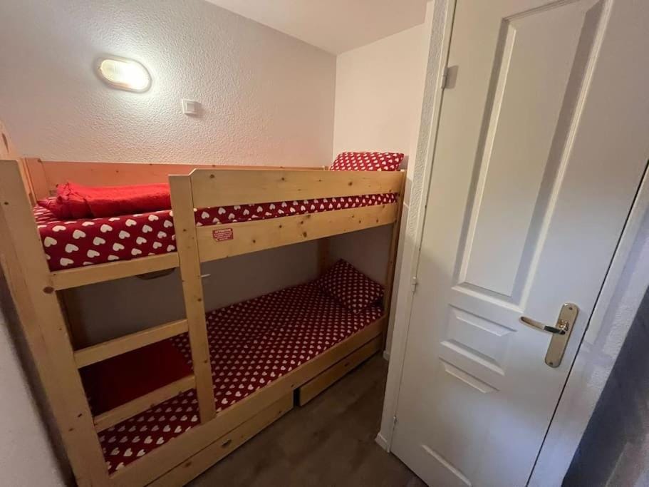 bunk bed