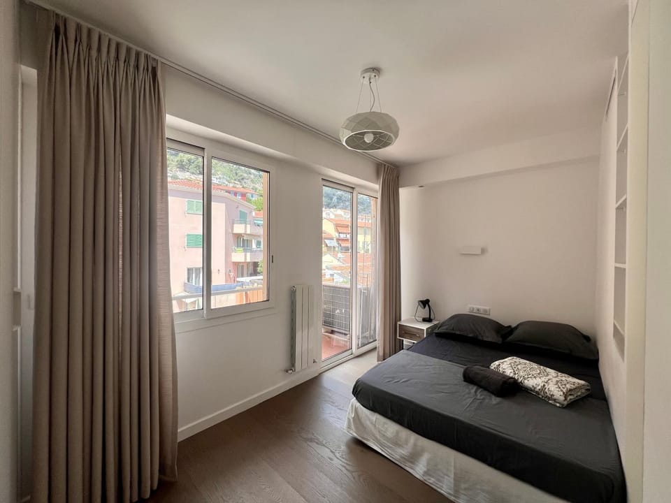 Sea-view Sunrise condo close beaches and Monaco Apartment in Cap-d'Ail