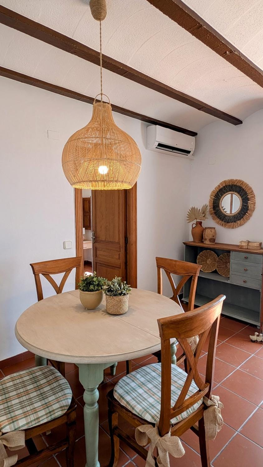Dining area, Sea view, air conditioner