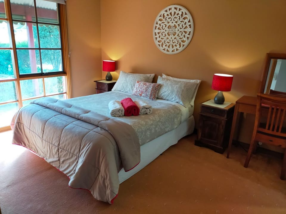 Bedroom, towels