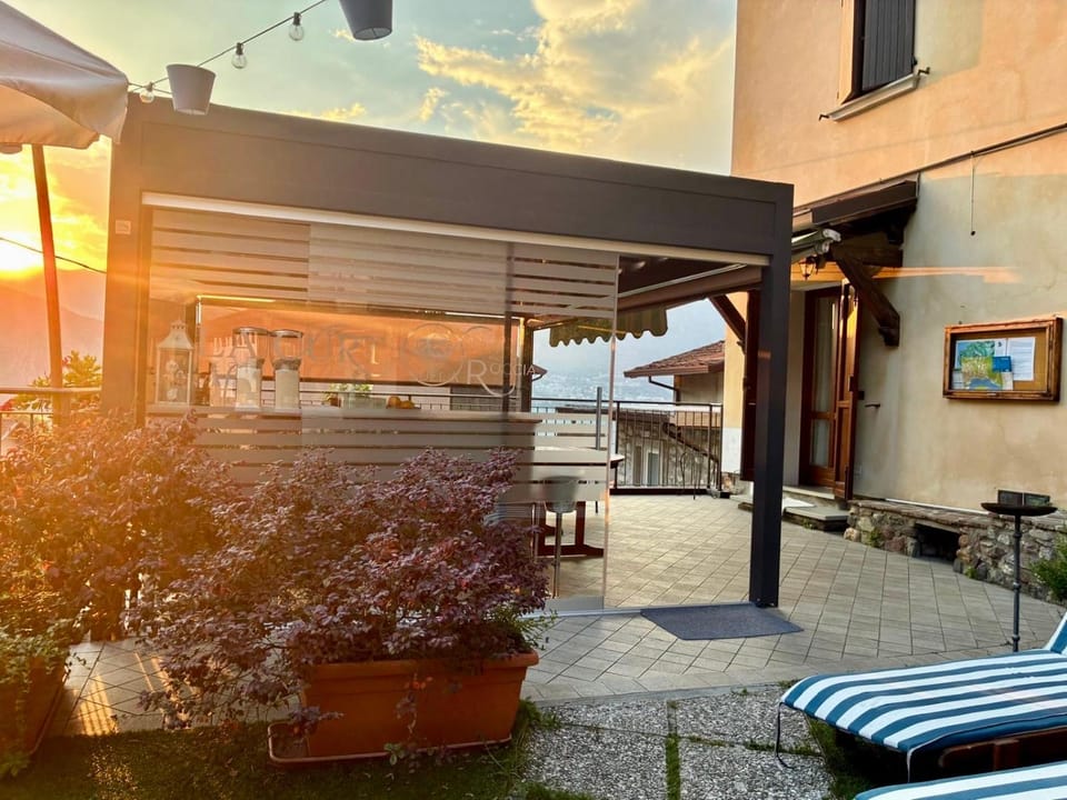 Property building, Communal lounge/ TV room, Balcony/Terrace, Sunset