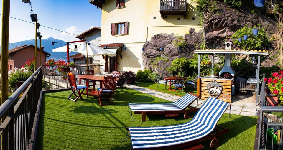 Property building, Patio, Natural landscape, Evening entertainment, Garden view, Mountain view, sunbed