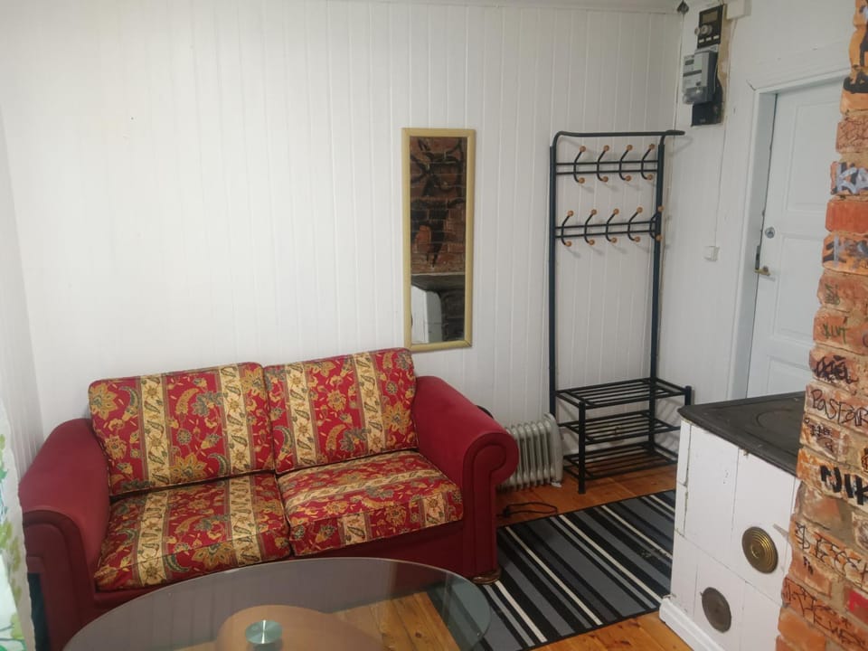 Pieni asunto 25m2 vanhassa puukerrostalossa min 2 yötä Apartment in Finland