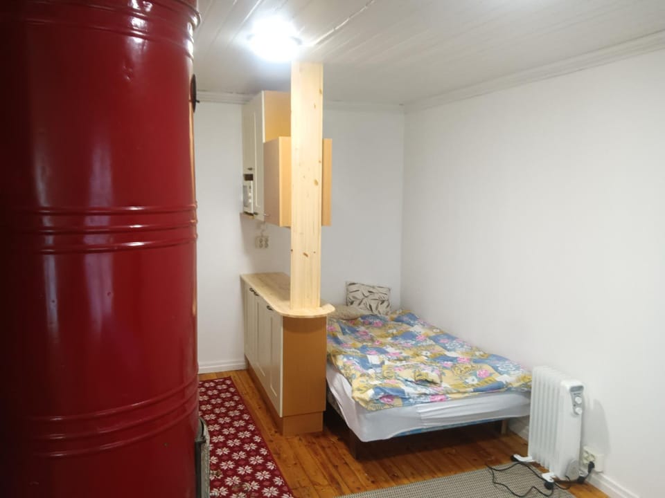 Pieni asunto 25m2 vanhassa puukerrostalossa min 2 yötä Apartment in Finland